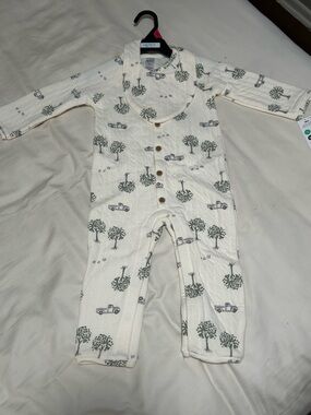 Carters Cream Baby One-Piece jumpsuit size 18m with Green Tree & Truck Print